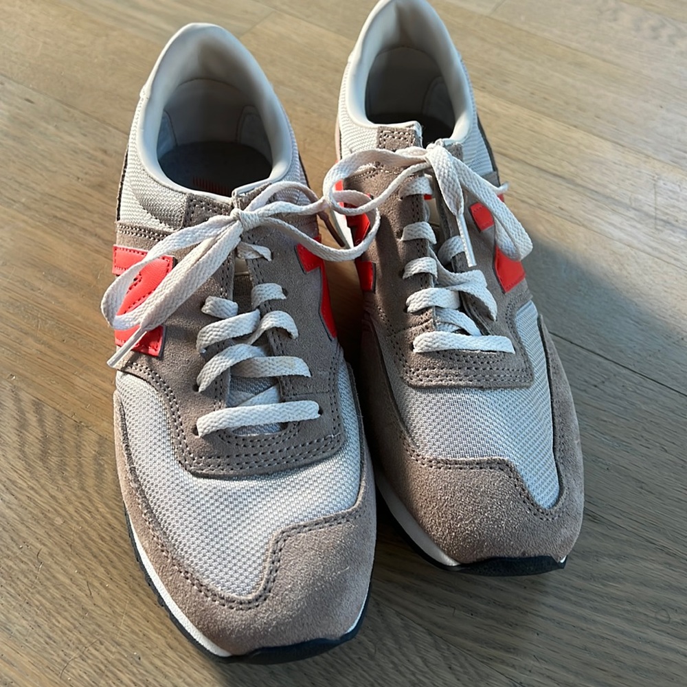 New Balance Orange logo, tan suede sneakers women’s 9